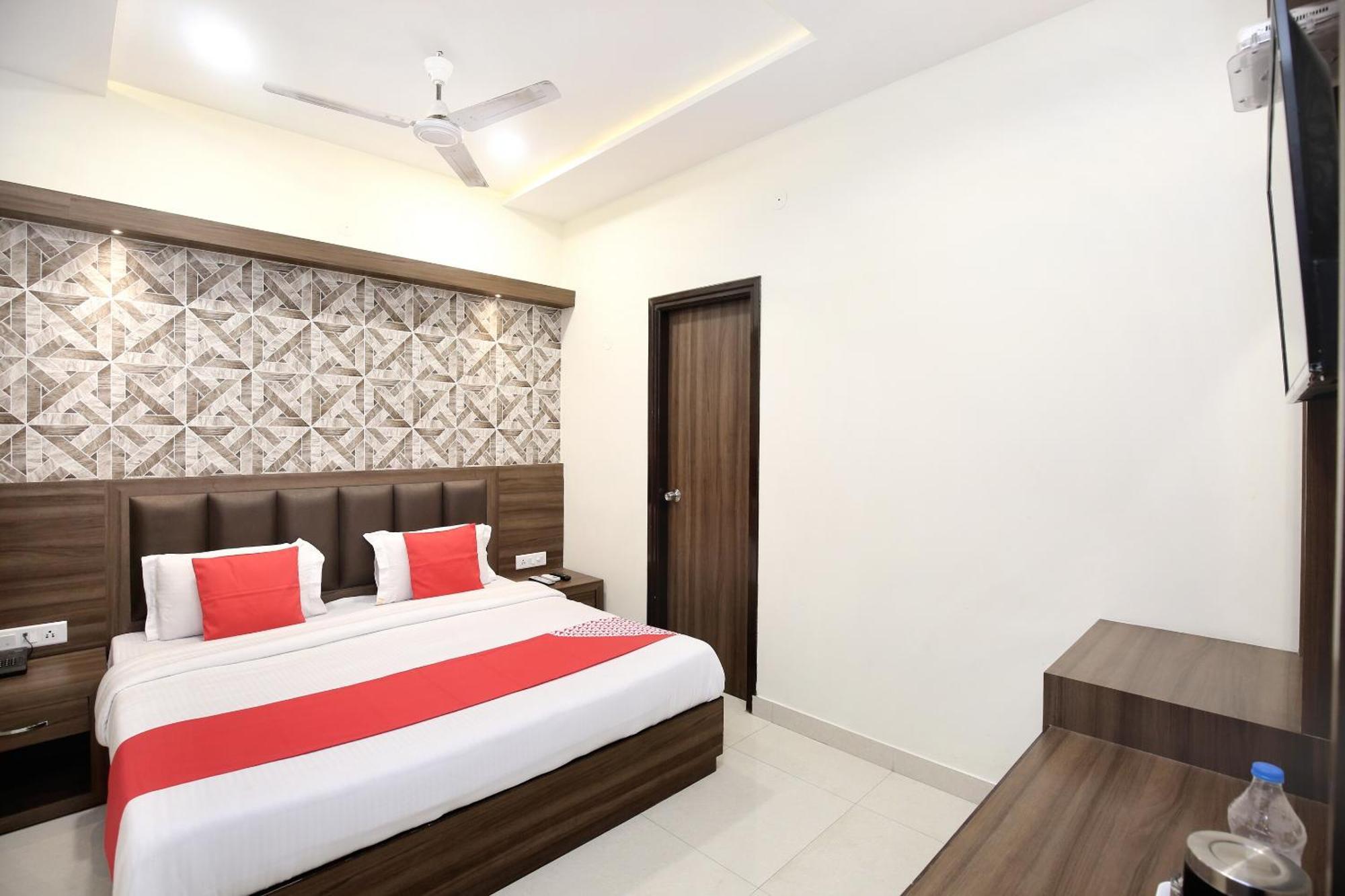 Oyo 17307 Hotel Kings Amritsar Dış mekan fotoğraf